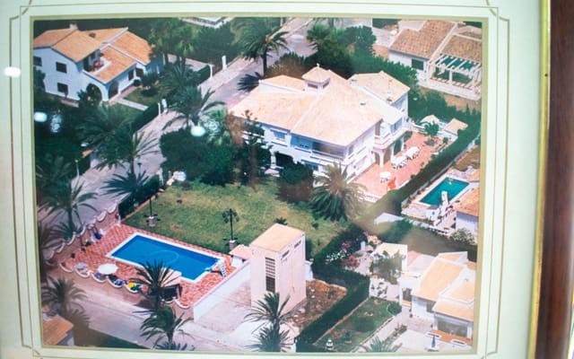 7 Zimmer Villa zu verkaufen in Cabo Roig, Orihuela mit Pool - 1.490.000 € (Ref: 9805140)