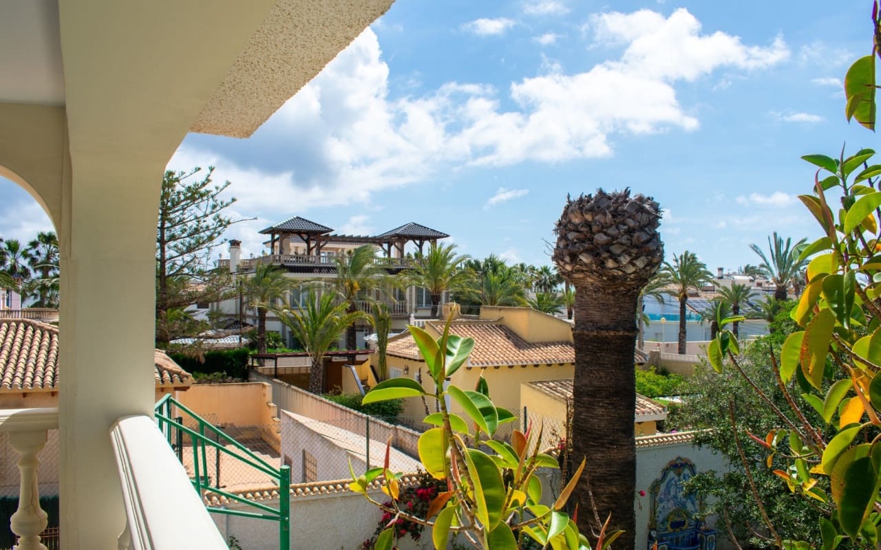 7 Zimmer Villa zu verkaufen in Orihuela Costa mit Pool - 1.490.000 € (Ref: 9805140)