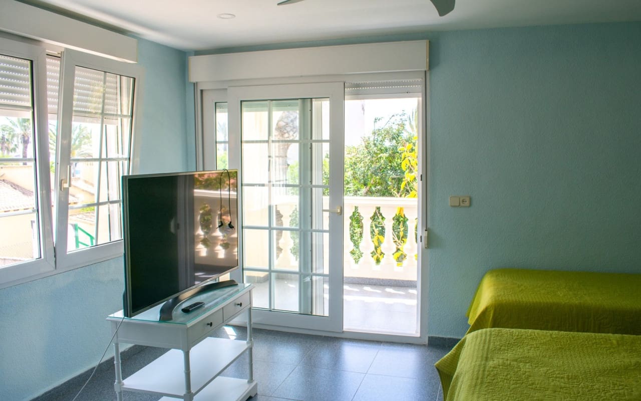 7 Zimmer Villa zu verkaufen in Orihuela Costa mit Pool - 1.490.000 € (Ref: 9805140)