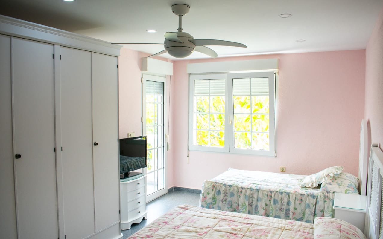 7 Zimmer Villa zu verkaufen in Orihuela Costa mit Pool - 1.490.000 € (Ref: 9805140)