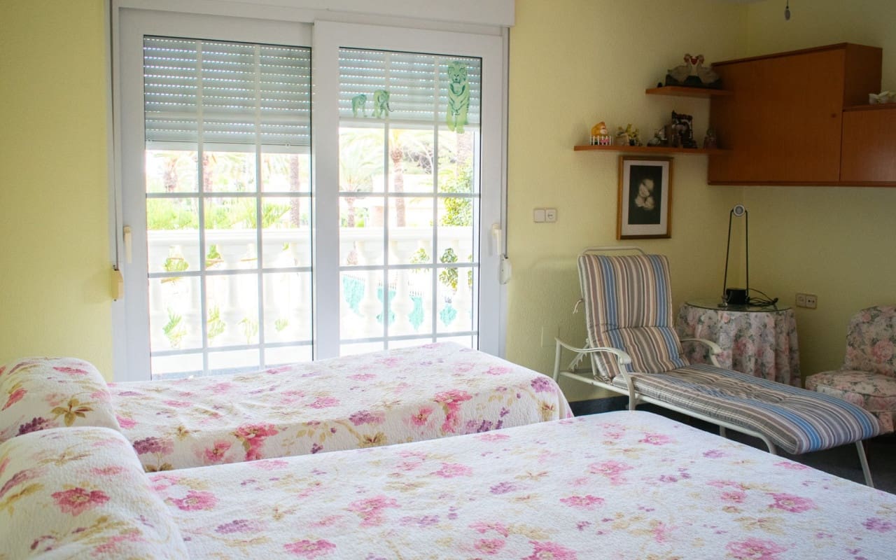 7 Zimmer Villa zu verkaufen in Orihuela Costa mit Pool - 1.490.000 € (Ref: 9805140)