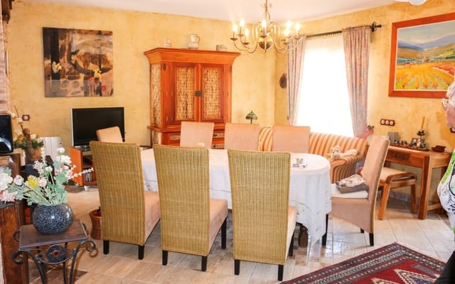 Chalet de 4 habitaciones en Los Urrutias, Cartagena en venta con piscina - 1.080.000 € (Ref: 9805141)