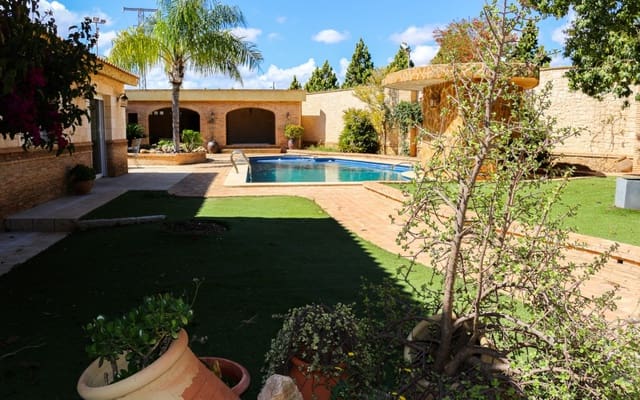 Chalet de 4 habitaciones en Los Urrutias, Cartagena en venta con piscina - 1.080.000 € (Ref: 9805141)