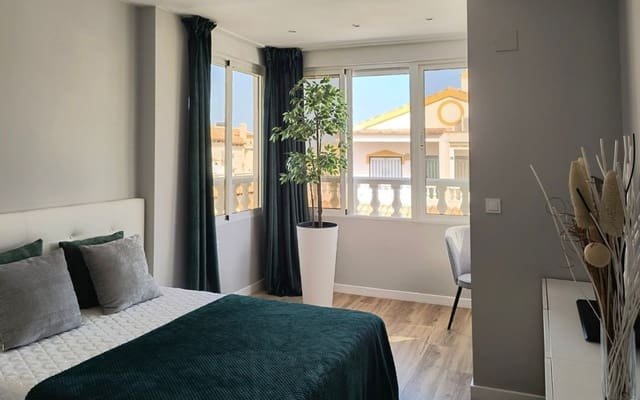 3 soverom Hus til salgs i Punta Prima, Orihuela med svømmebasseng - € 277 900 (Ref: 9805142)
