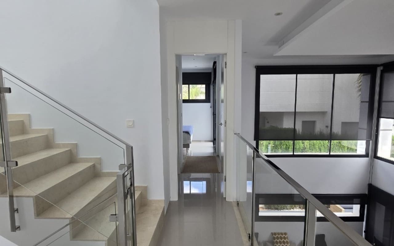 3 bedroom Villa for sale in Ciudad Quesada with pool - € 470,000 (Ref: 9805143)