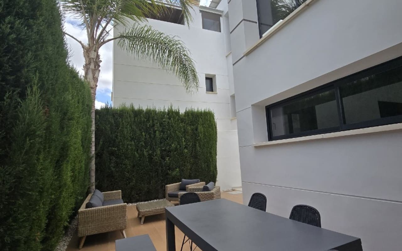 3 bedroom Villa for sale in Ciudad Quesada with pool - € 470,000 (Ref: 9805143)