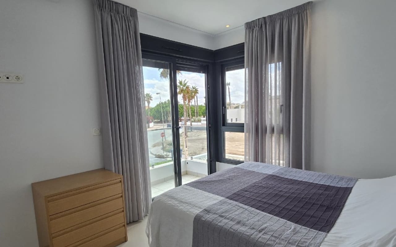 3 bedroom Villa for sale in Ciudad Quesada with pool - € 470,000 (Ref: 9805143)