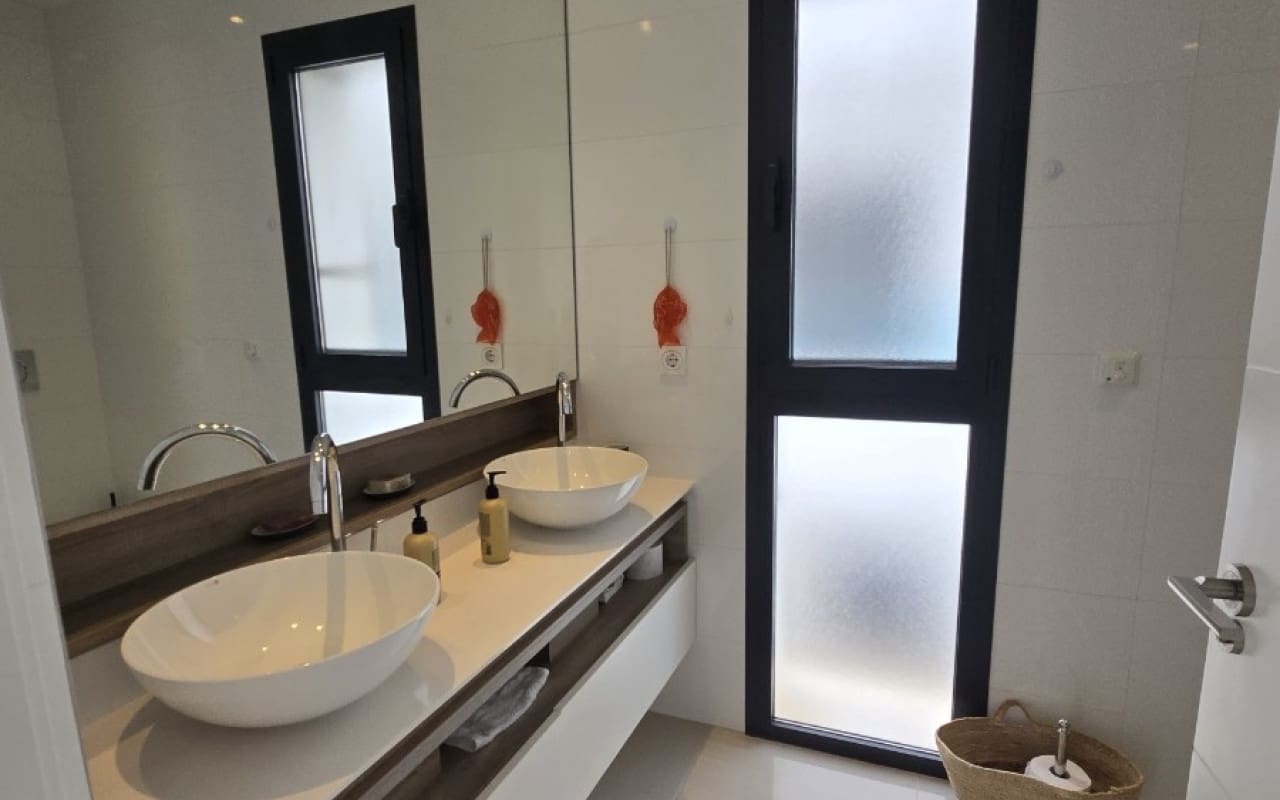 3 bedroom Villa for sale in Ciudad Quesada with pool - € 470,000 (Ref: 9805143)