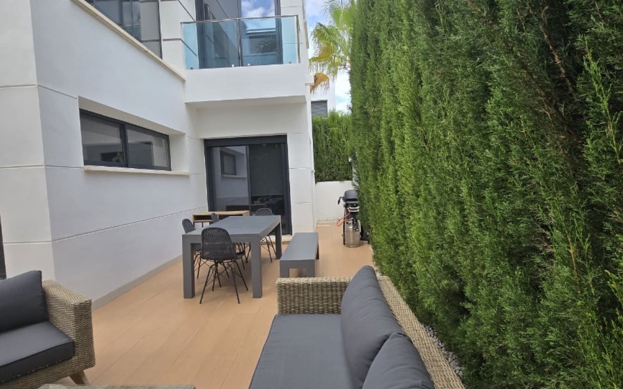 3 bedroom Villa for sale in Ciudad Quesada with pool - € 470,000 (Ref: 9805143)