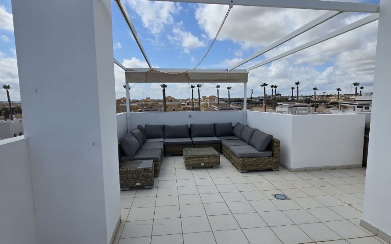 3 bedroom Villa for sale in Ciudad Quesada with pool - € 470,000 (Ref: 9805143)