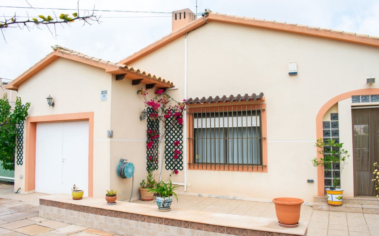 3 bedroom Villa for sale in Orihuela Costa with pool - € 790,000 (Ref: 9805144)