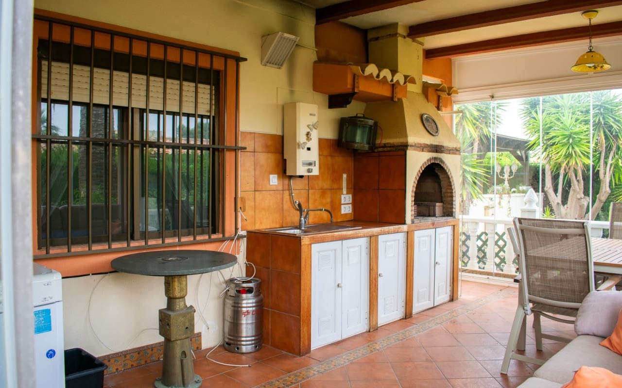 3 bedroom Villa for sale in Orihuela Costa with pool - € 790,000 (Ref: 9805144)