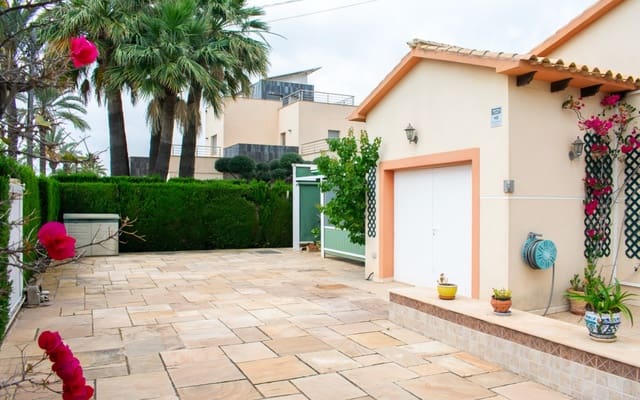 3 bedroom Villa for sale in Cabo Roig, Orihuela with pool - € 790,000 (Ref: 9805144)
