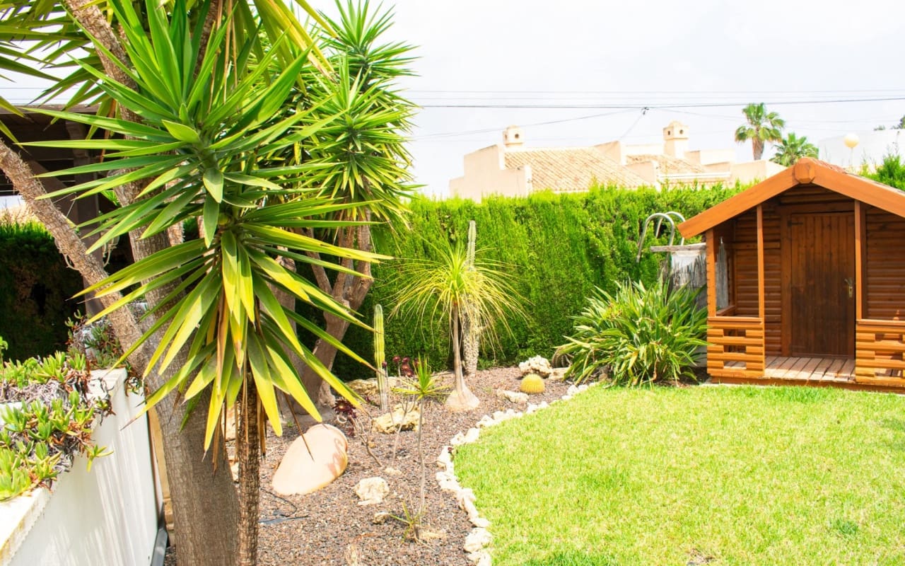 3 bedroom Villa for sale in Orihuela Costa with pool - € 790,000 (Ref: 9805144)