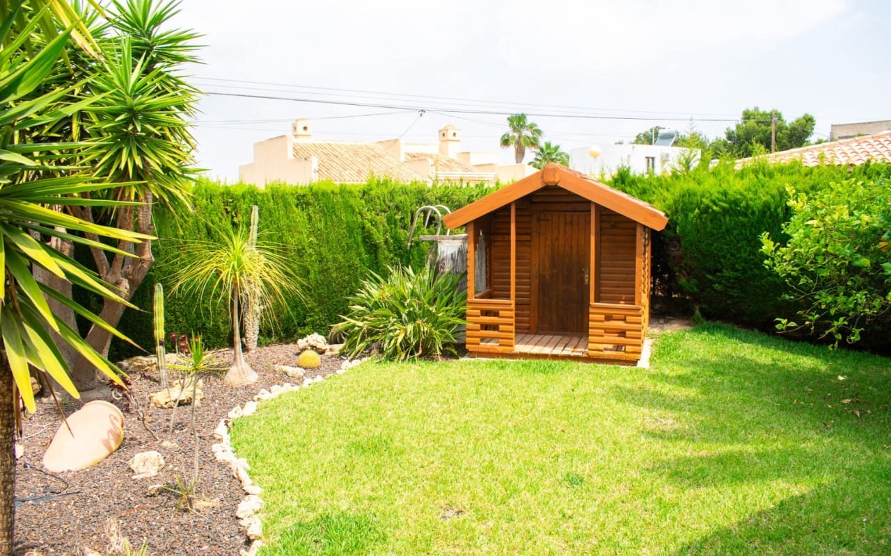 3 bedroom Villa for sale in Orihuela Costa with pool - € 790,000 (Ref: 9805144)