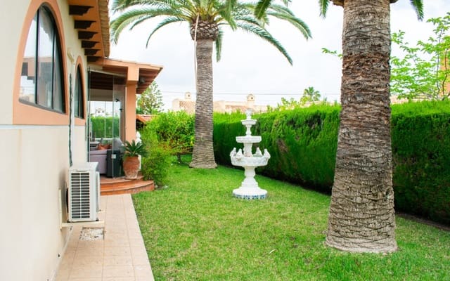 3 bedroom Villa for sale in Cabo Roig, Orihuela with pool - € 790,000 (Ref: 9805144)