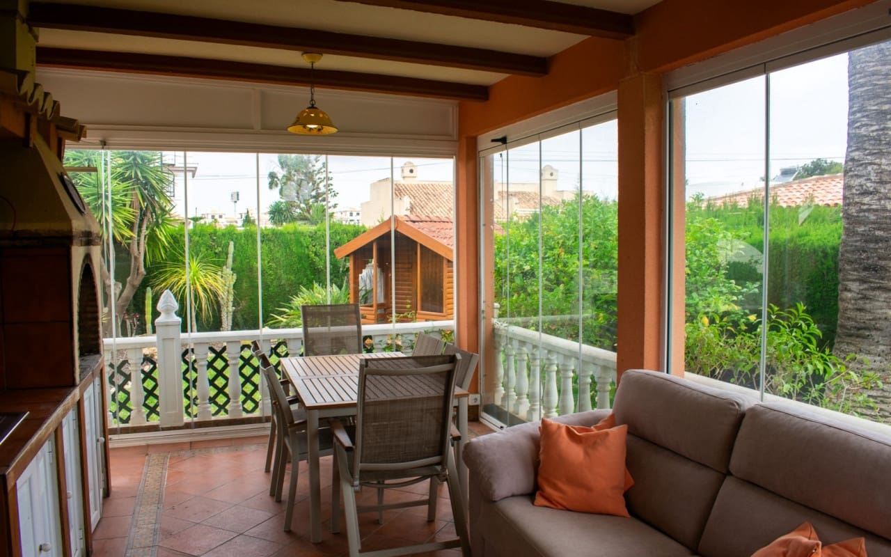 3 bedroom Villa for sale in Orihuela Costa with pool - € 790,000 (Ref: 9805144)