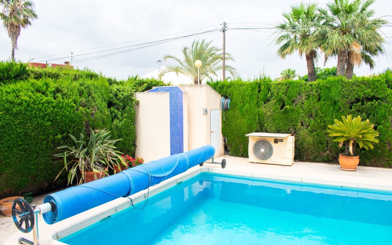 3 bedroom Villa for sale in Orihuela Costa with pool - € 790,000 (Ref: 9805144)