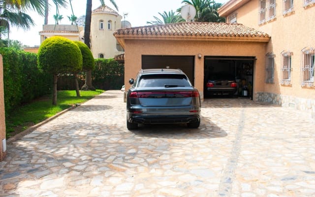 Chalet de 3 habitaciones en La Manga del Mar Menor en venta con piscina - 1.490.000 € (Ref: 9805145)
