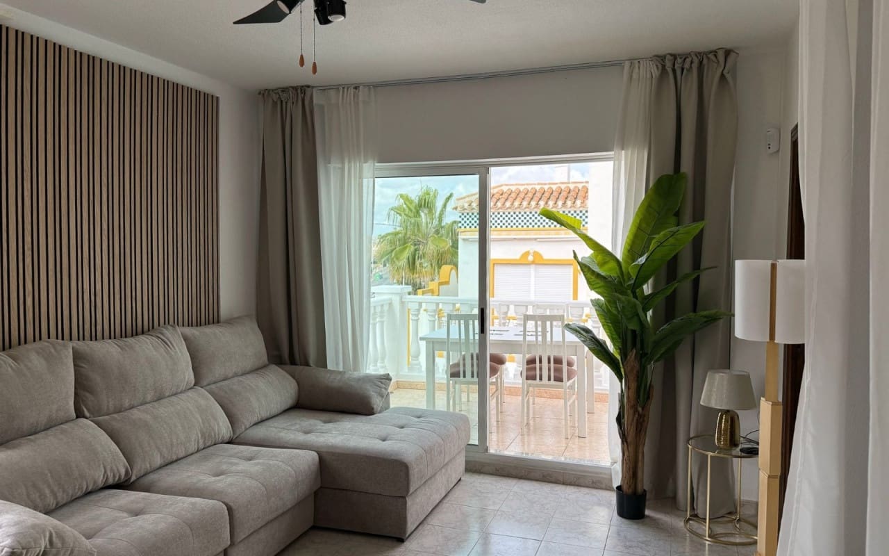 3 slaapkamer Penthouse te koop in La Mata met zwembad - € 269.000 (Ref: 9805147)