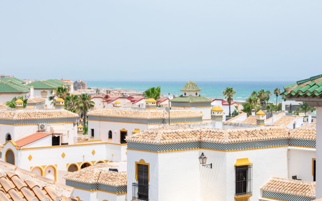 3 slaapkamer Penthouse te koop in La Mata met zwembad - € 269.000 (Ref: 9805147)