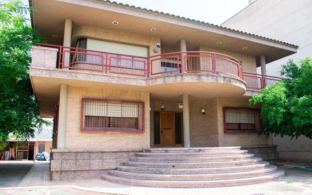 Chalet de 5 habitaciones en Llano de Brujas en venta - 726.000 € (Ref: 9805148)