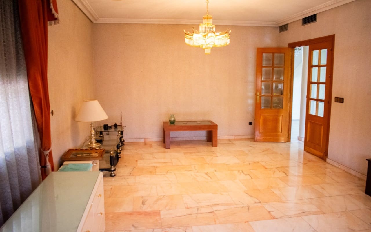 Chalet de 5 habitaciones en Llano de Brujas en venta - 726.000 € (Ref: 9805148)