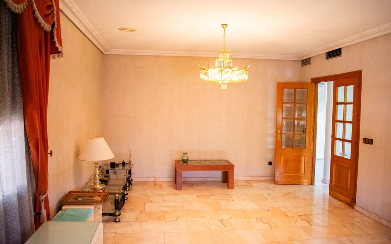 Chalet de 5 habitaciones en Llano de Brujas en venta - 726.000 € (Ref: 9805148)