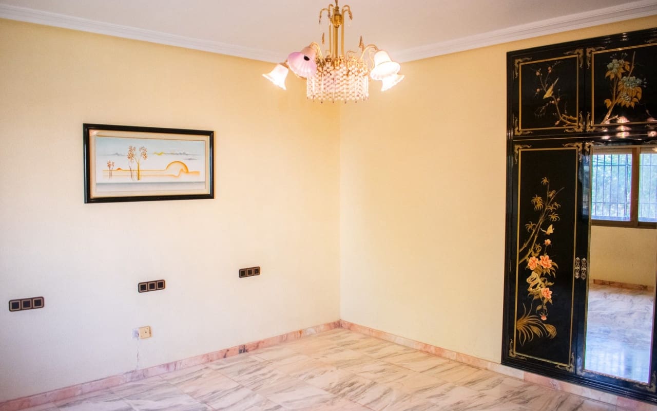 Chalet de 5 habitaciones en Llano de Brujas en venta - 726.000 € (Ref: 9805148)