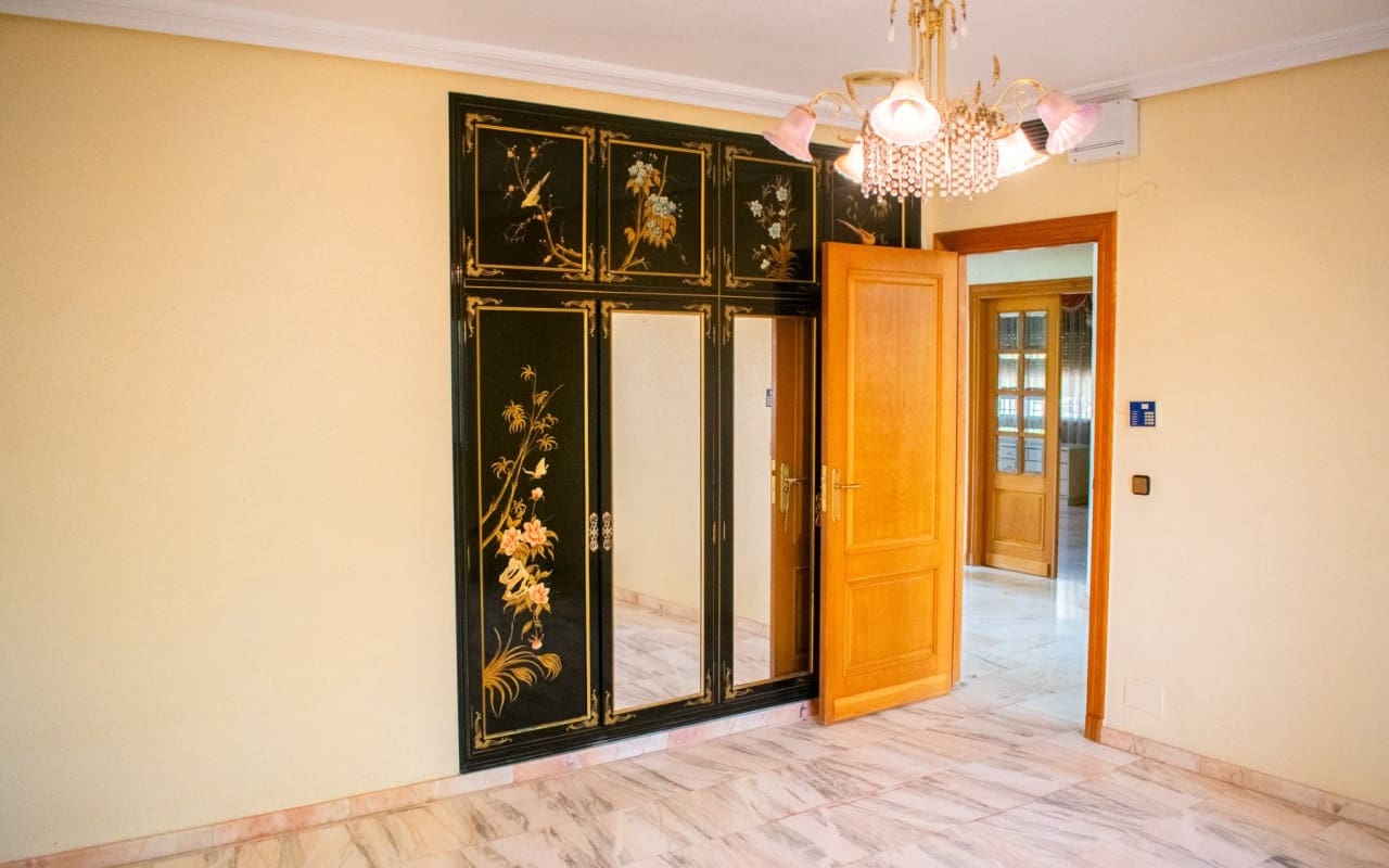 Chalet de 5 habitaciones en Llano de Brujas en venta - 726.000 € (Ref: 9805148)