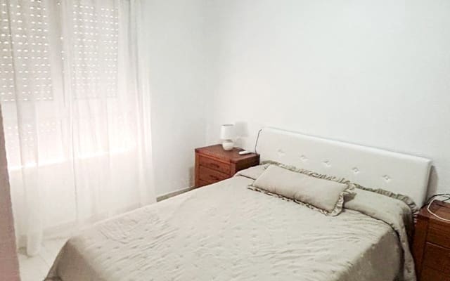 Casa de 3 habitaciones en Centro, Torrevieja en venta - 230.500 € (Ref: 9805149)