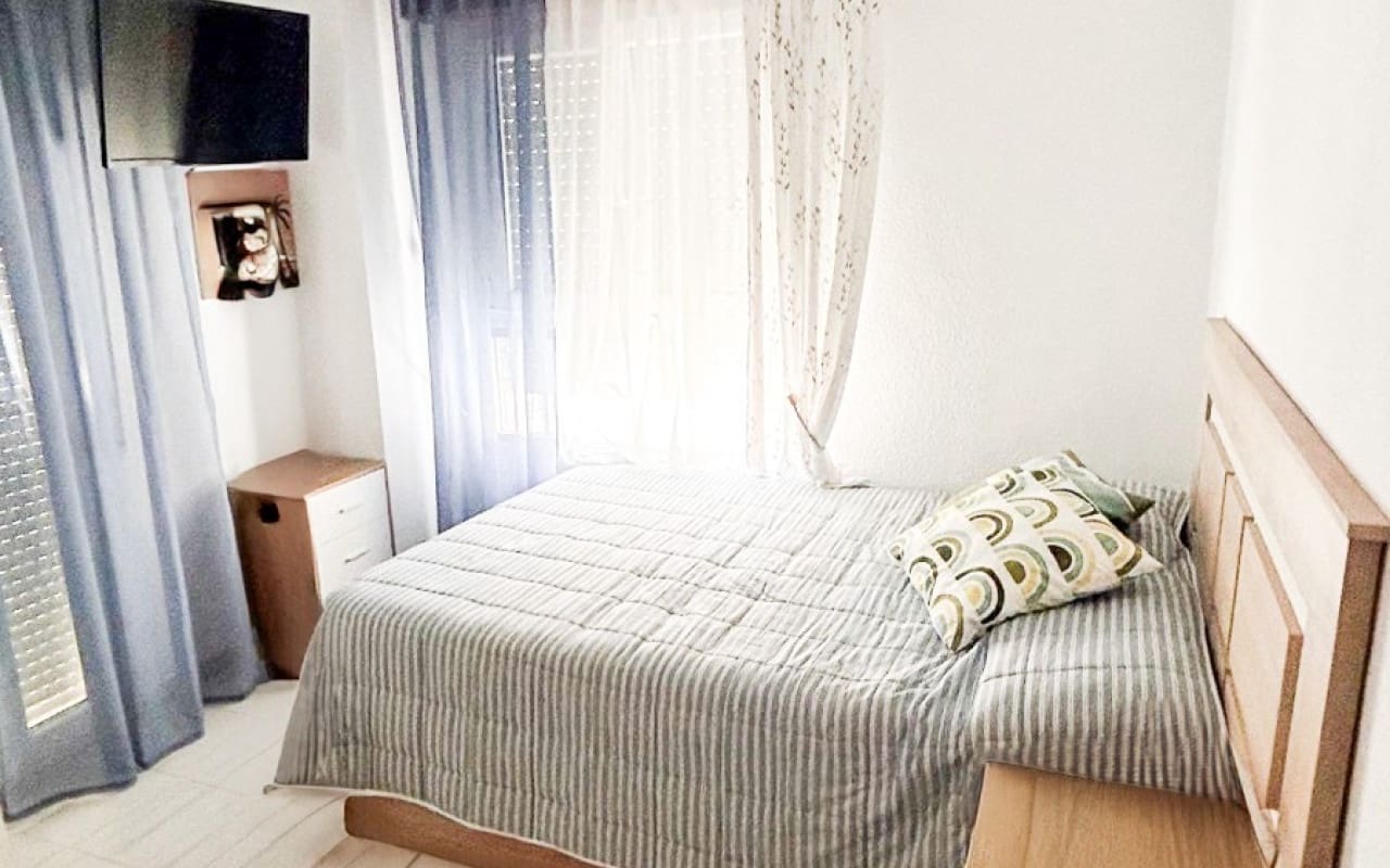 Casa de 3 habitaciones en Torrevieja en venta - 230.500 € (Ref: 9805149)