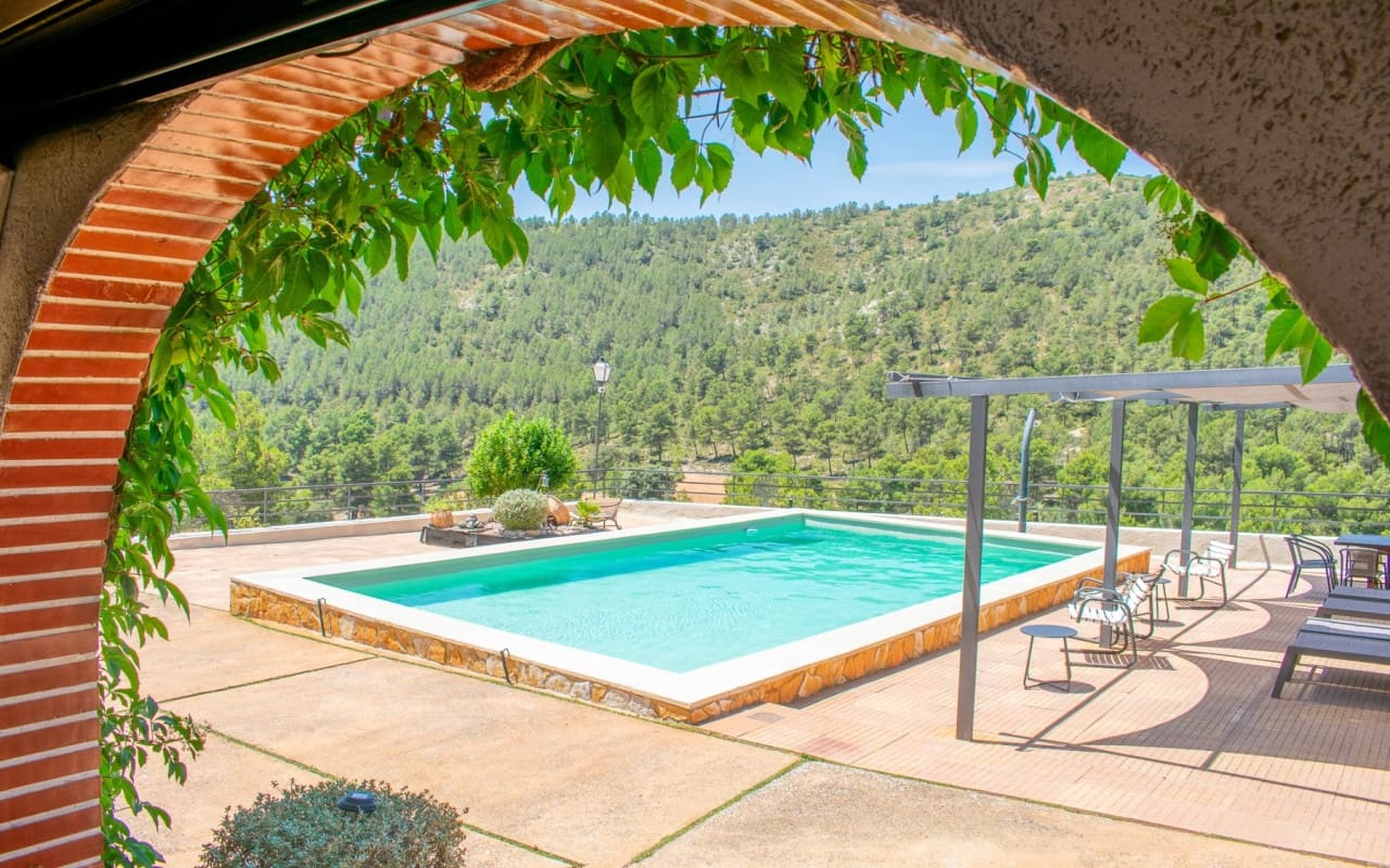 8 soveværelse Villa til salg i Onil med swimmingpool - € 2.000.000 (Ref: 9805150)