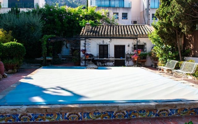 6 slaapkamer Villa te koop in Albufereta, Alicante stad met zwembad - € 1.350.000 (Ref: 9805153)