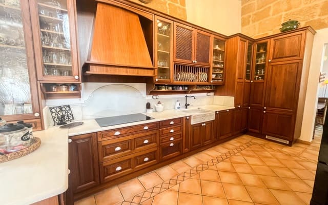 7 slaapkamer Halfvrijstaande villa te koop in Centro ciudad, Javea / Xàbia met zwembad - € 1.800.000 (Ref: 9805155)