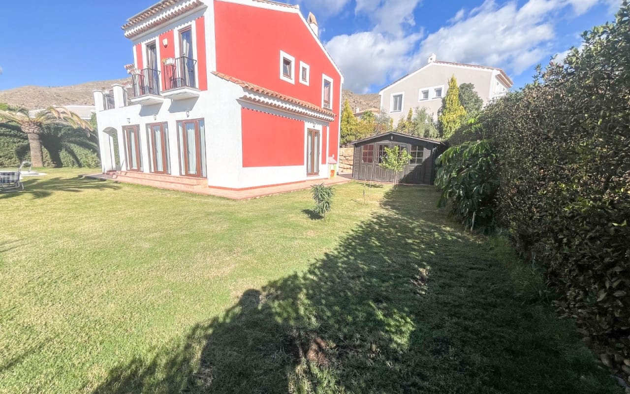 4 Zimmer Villa zu verkaufen in Finestrat mit Pool - 1.050.000 € (Ref: 9805156)