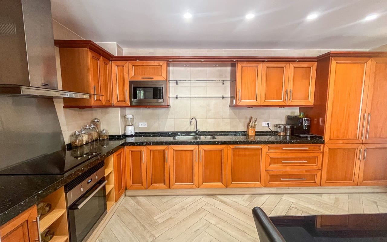 4 Zimmer Villa zu verkaufen in Finestrat mit Pool - 1.050.000 € (Ref: 9805156)