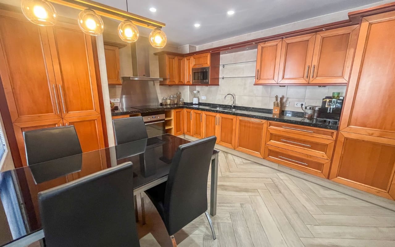 4 Zimmer Villa zu verkaufen in Finestrat mit Pool - 1.050.000 € (Ref: 9805156)