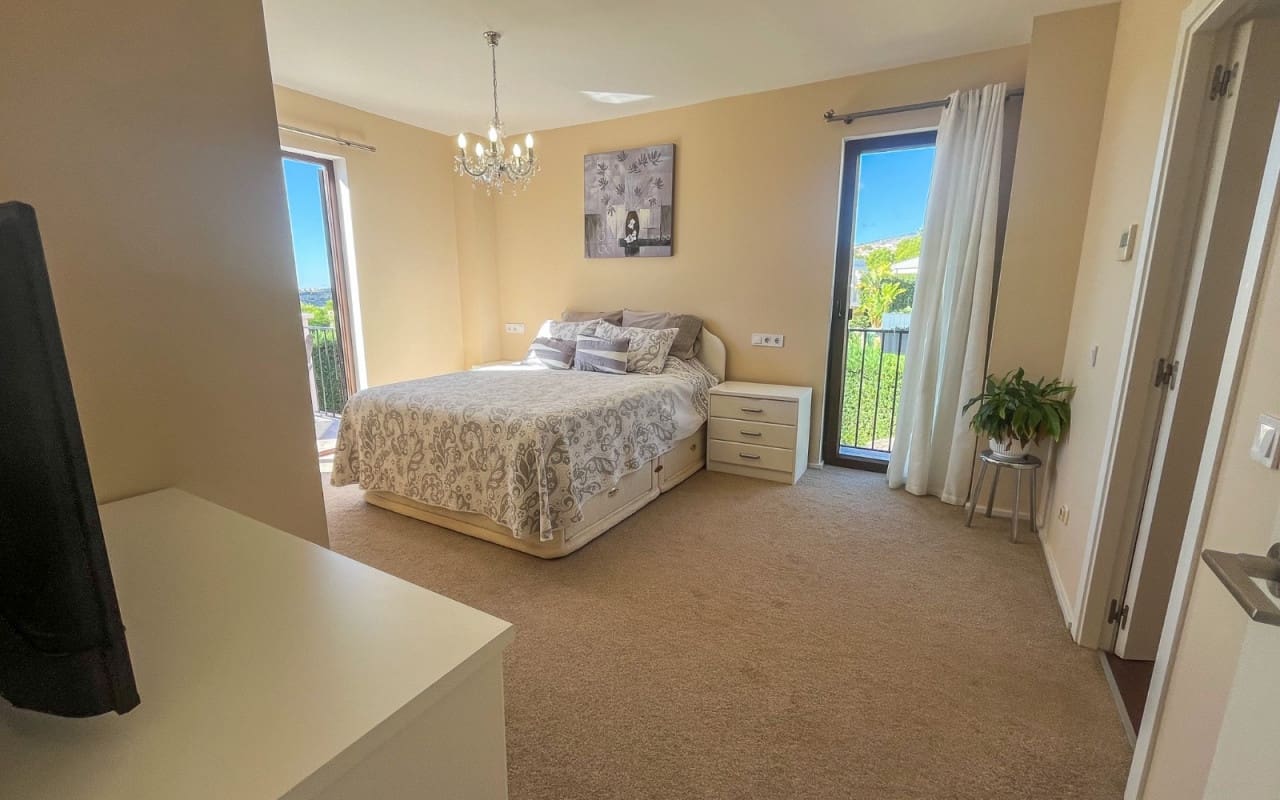 4 Zimmer Villa zu verkaufen in Finestrat mit Pool - 1.050.000 € (Ref: 9805156)