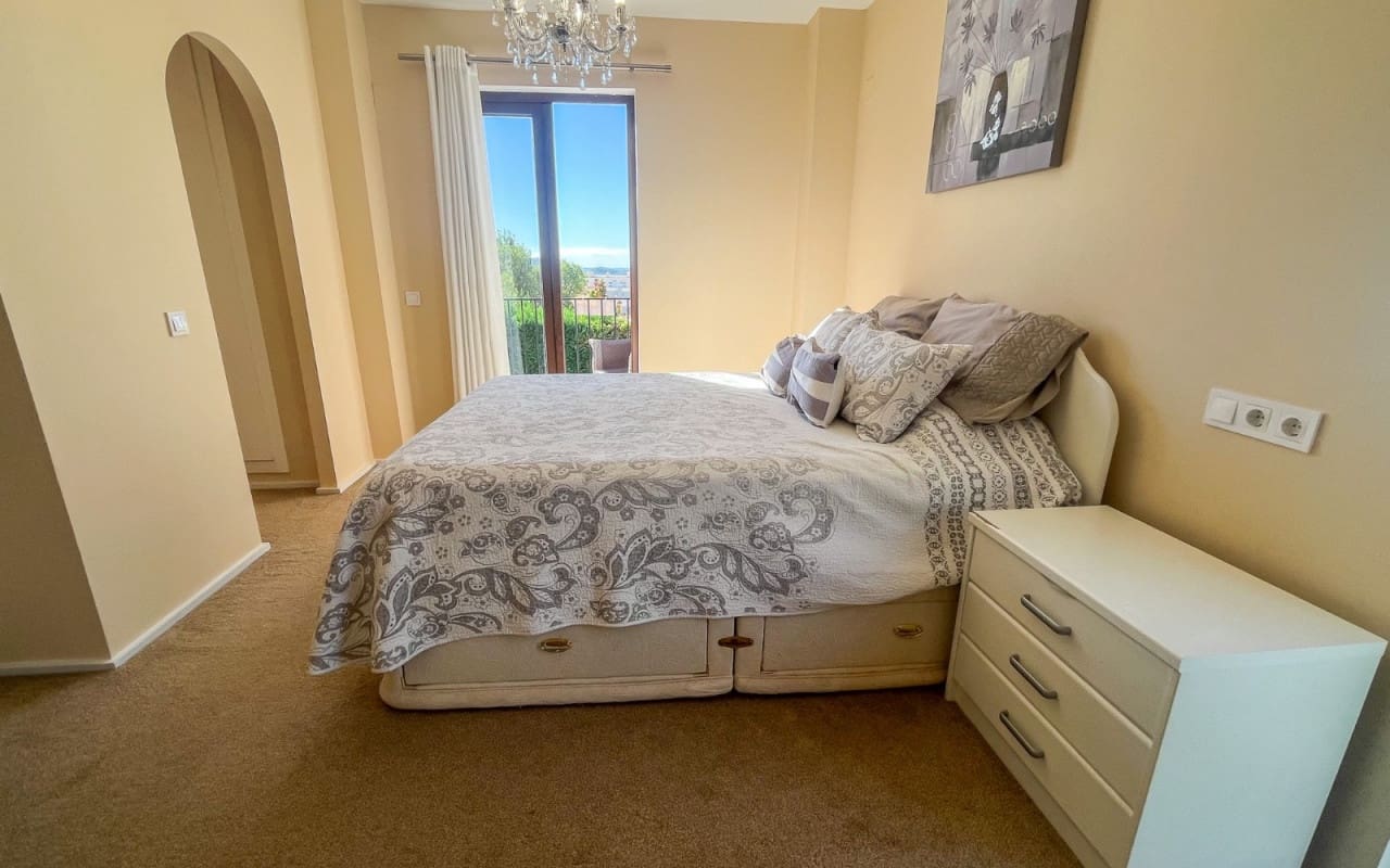 4 Zimmer Villa zu verkaufen in Finestrat mit Pool - 1.050.000 € (Ref: 9805156)