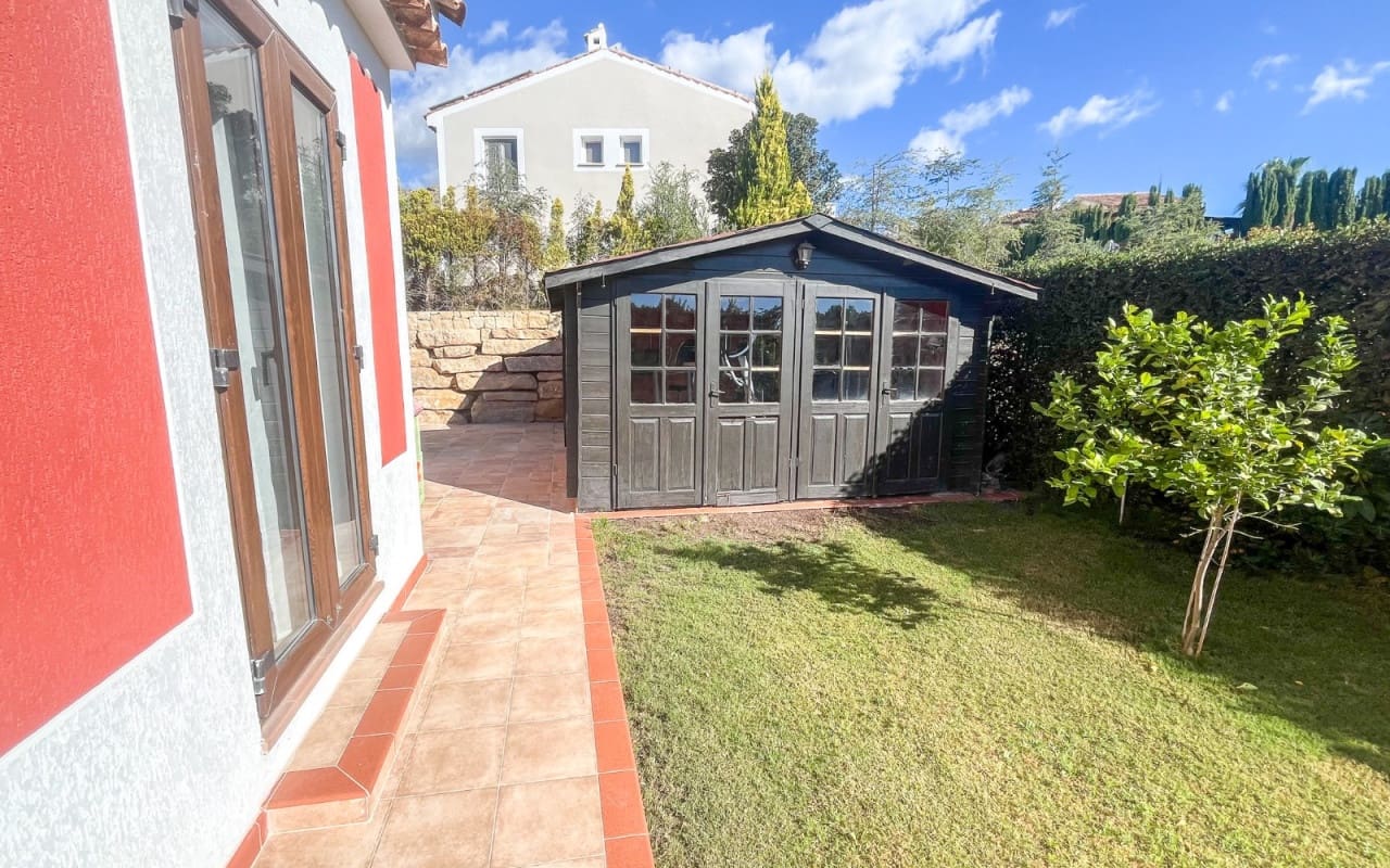 4 Zimmer Villa zu verkaufen in Finestrat mit Pool - 1.050.000 € (Ref: 9805156)