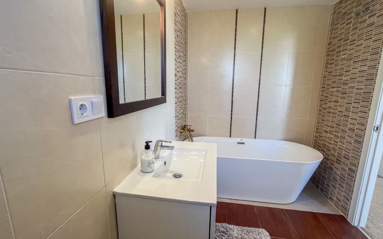 4 Zimmer Villa zu verkaufen in Finestrat mit Pool - 1.050.000 € (Ref: 9805156)