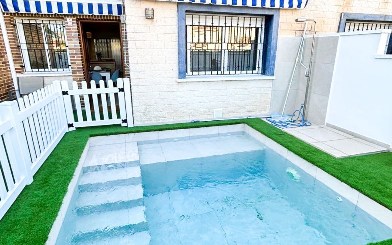 3 sovrum Radhus till salu i Torre de la Horadada med pool - 383 300 € (Ref: 9805158)