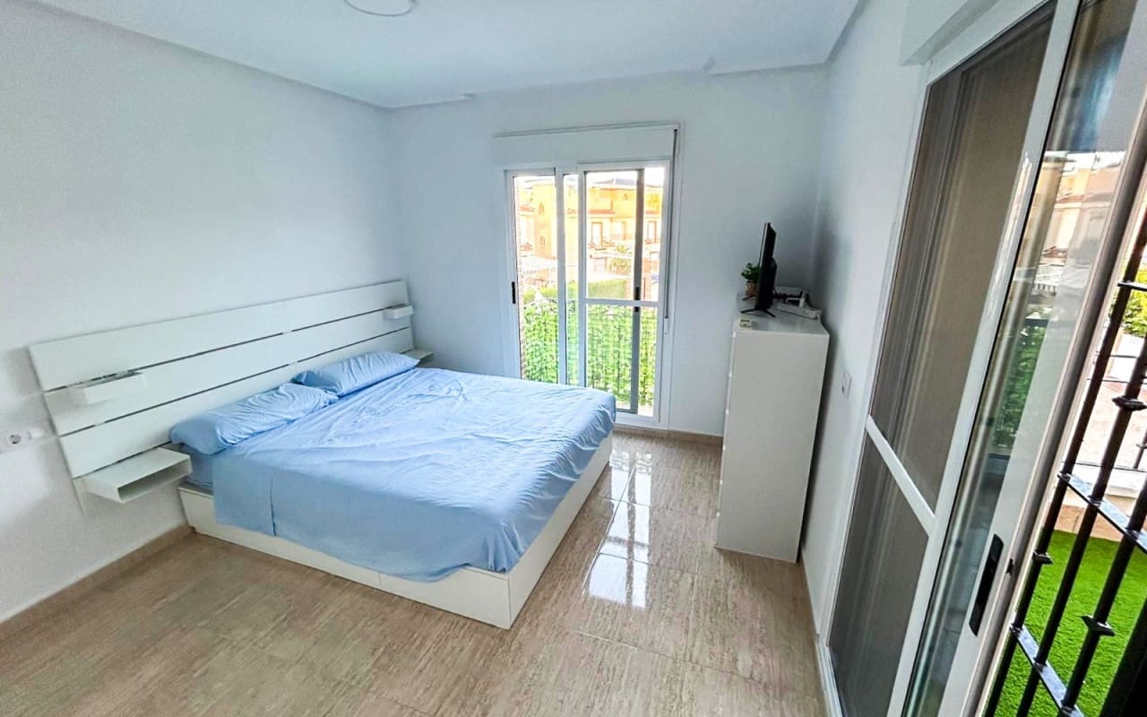 3 sovrum Radhus till salu i Torre de la Horadada med pool - 383 300 € (Ref: 9805158)