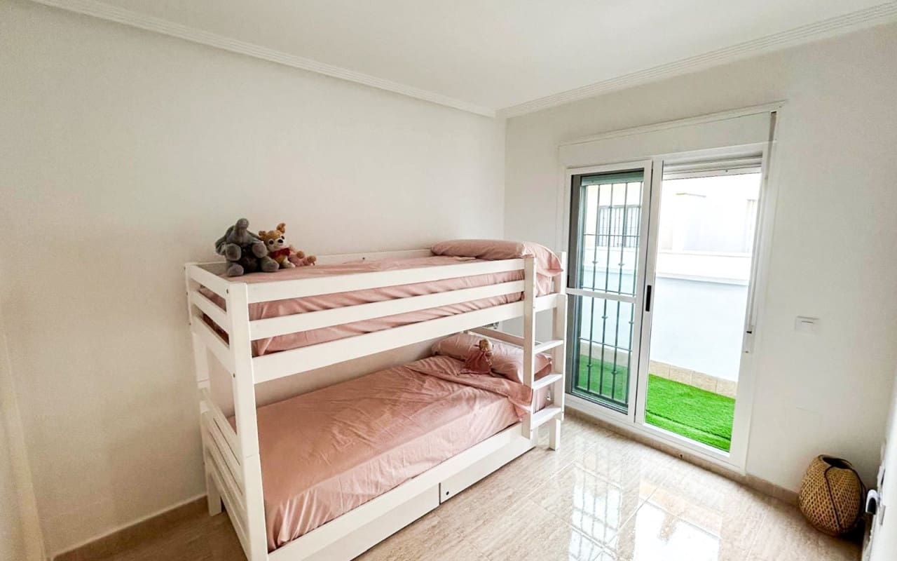 3 sovrum Radhus till salu i Torre de la Horadada med pool - 383 300 € (Ref: 9805158)