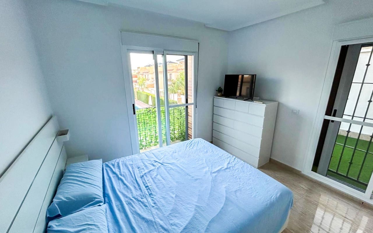 3 sovrum Radhus till salu i Torre de la Horadada med pool - 383 300 € (Ref: 9805158)