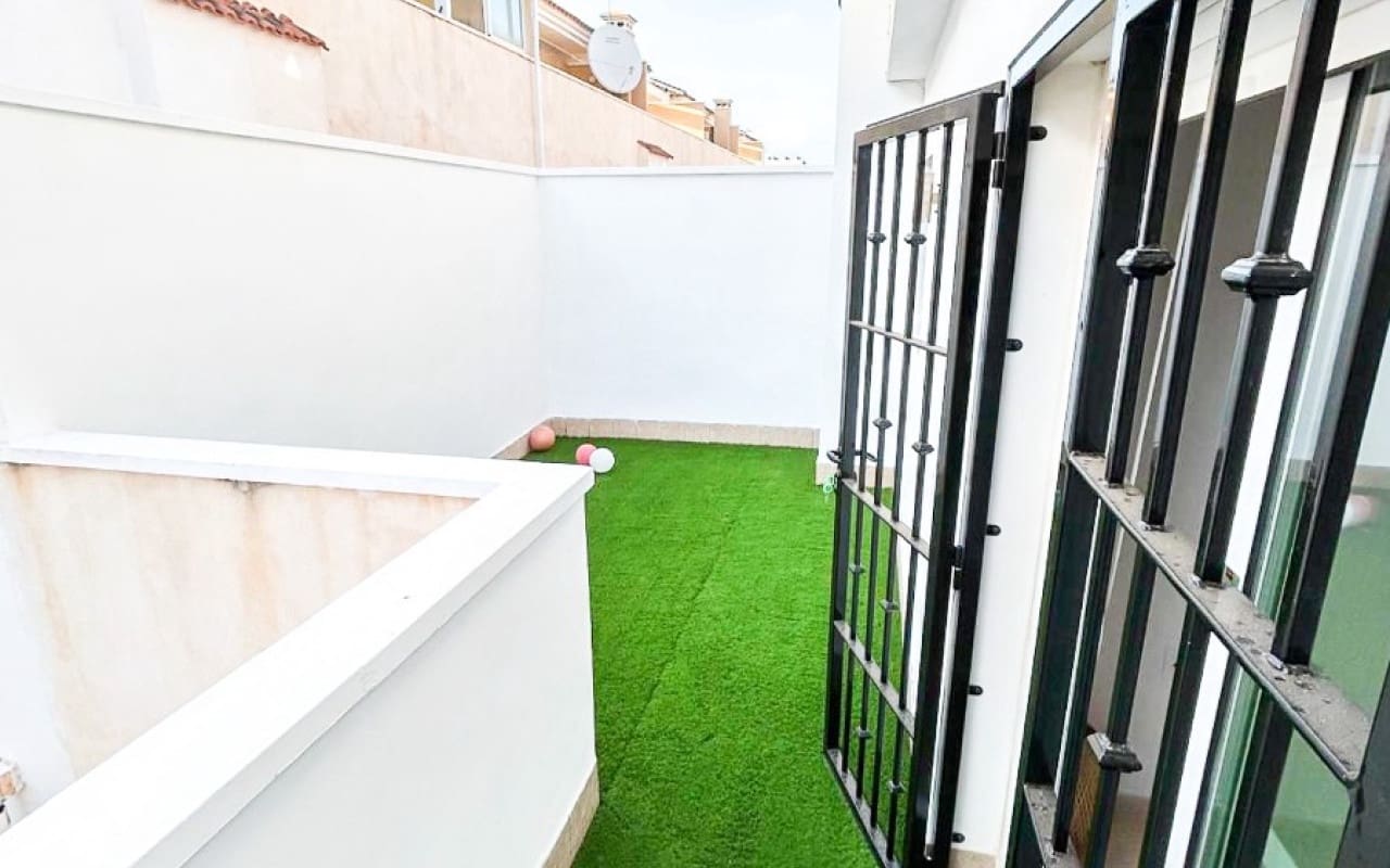 3 sovrum Radhus till salu i Torre de la Horadada med pool - 383 300 € (Ref: 9805158)