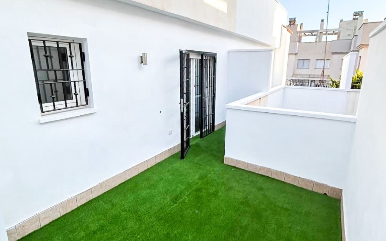 3 sovrum Radhus till salu i Torre de la Horadada med pool - 383 300 € (Ref: 9805158)