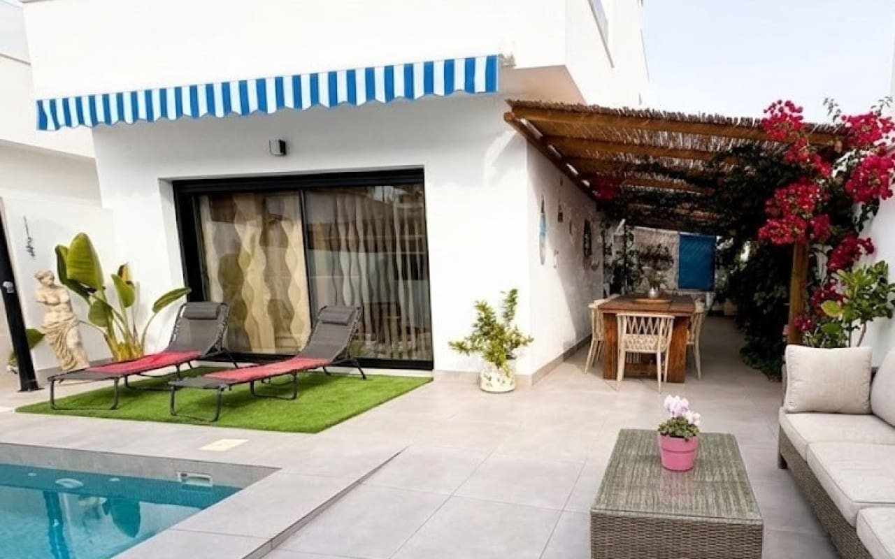 3 sypialnia Dom blizniak na sprzedaż w San Pedro del Pinatar z basenem - 420 000 € (Ref: 9805160)