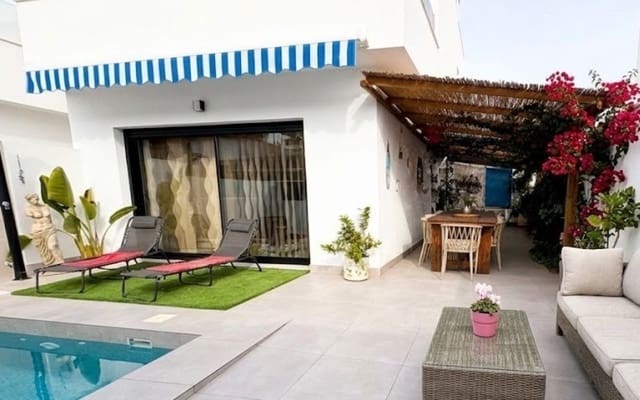 3 sypialnia Dom blizniak na sprzedaż w San Pedro del Pinatar ciudad, San Pedro del Pinatar z basenem - 420 000 € (Ref: 9805160)